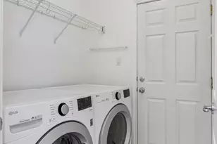 8702 Meridian Oak Ln, Austin, TX 78744 - Photo 23