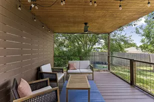 8702 Meridian Oak Ln, Austin, TX 78744 - Photo 29