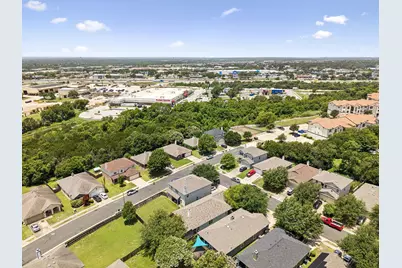 8702 Meridian Oak Lane, Austin, TX 78744 - Photo 37