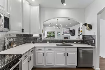 8702 Meridian Oak Lane, Austin, TX 78744 - Photo 19