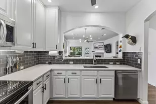 8702 Meridian Oak Ln, Austin, TX 78744 - Photo 19