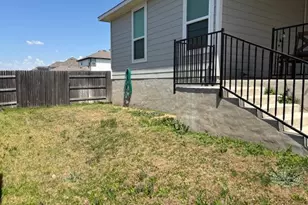404 Black Opal Dr, Jarrell, TX 76537 - Photo 37