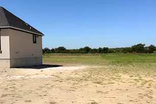 1405 Paxton Ln, Florence, TX 76527 - Photo 37