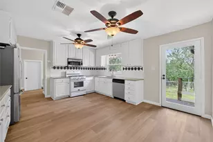 210 Harvard St, San Marcos, TX 78666 - Photo 11