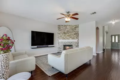 916 Abbeyglen Castle Drive, Pflugerville, TX 78660 - Photo 3
