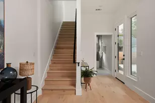 1215 Fort Branch Blvd, Austin, TX 78721 - Photo 9