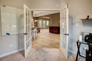 117 W Kamoi Ct, Bastrop, TX 78602 - Photo 7