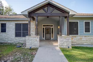 117 W Kamoi Ct, Bastrop, TX 78602 - Photo 1
