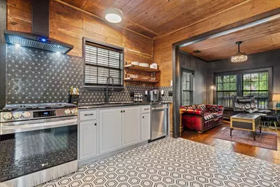 1300 Haskell Street, Austin, TX 78702 - Photo 7