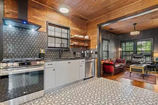 1300 Haskell St, Austin, TX 78702 - Photo 7
