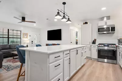 1300 Haskell Street, Austin, TX 78702 - Photo 23