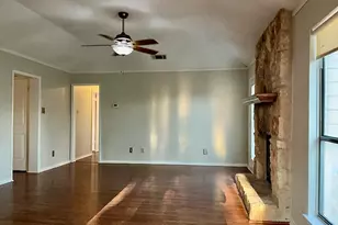 1003 Thousand Oaks Blvd, Georgetown, TX 78628 - Photo 3