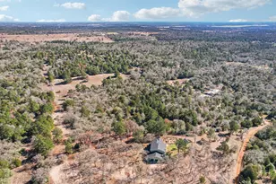 407 Country Ln, McDade, TX 78650 - Photo 35