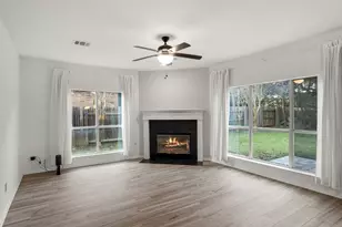 1406 Dapplegrey Ln, Austin, TX 78727 - Photo 11