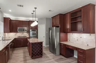 1406 Dapplegrey Ln, Austin, TX 78727 - Photo 9