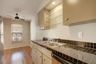 505 W 7th St, Austin, TX 78701 - Photo 11