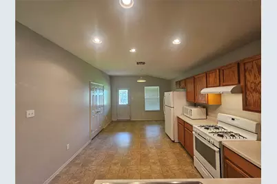 130 Star Of Texas Drive, Kyle, TX 78640 - Photo 5