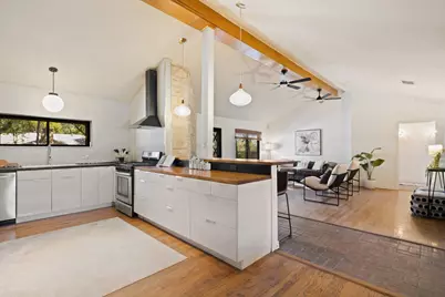 2008 Matthews Lane, Austin, TX 78745 - Photo 3