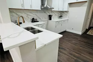 617 Persimmon St, Lockhart, TX 78644 - Photo 5