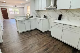 617 Persimmon St, Lockhart, TX 78644 - Photo 7