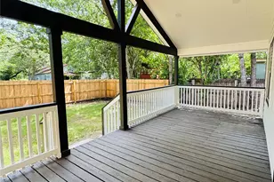 617 Persimmon St, Lockhart, TX 78644 - Photo 19