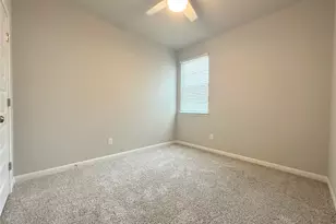 243 Kellys Heroes Wy, Jarrell, TX 76537 - Photo 15