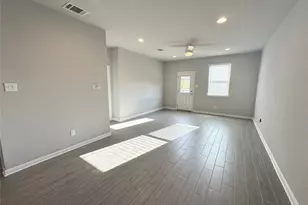 243 Kellys Heroes Wy, Jarrell, TX 76537 - Photo 5