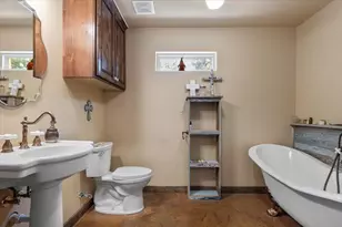 7835 Berger Rd, Schulenburg, TX 78956 - Photo 17