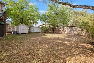 1406 Summit St, Austin, TX 78741 - Photo 25