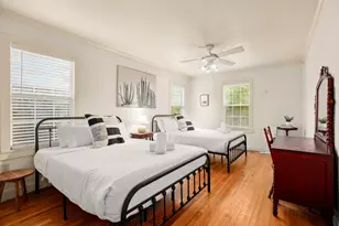 1406 Summit St, Austin, TX 78741 - Photo 9