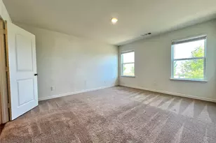 113 Sunnymeade Ln, Jarrell, TX 76537 - Photo 17