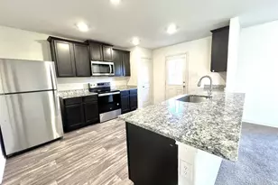 113 Sunnymeade Ln, Jarrell, TX 76537 - Photo 3