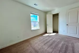 113 Sunnymeade Ln, Jarrell, TX 76537 - Photo 23