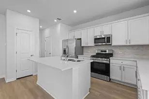 2208B Cornfield Dr, Pflugerville, TX 78660 - Photo 7