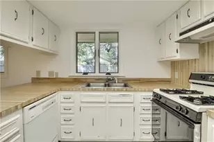 11616 Elk Park Trail, Austin, TX 78759 - Photo 7