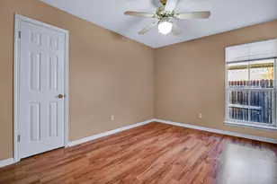 1901 Dapplegrey Ln, Austin, TX 78727 - Photo 9