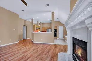 1901 Dapplegrey Ln, Austin, TX 78727 - Photo 17