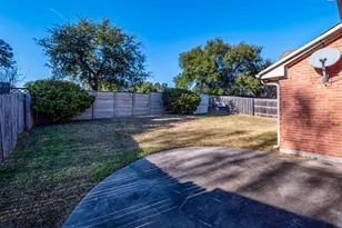 1901 Dapplegrey Ln, Austin, TX 78727 - Photo 31