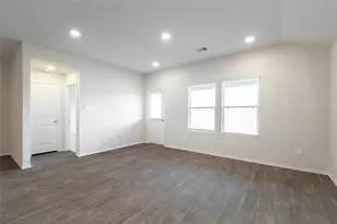 314 N Richland Dr, Lockhart, TX 78644 - Photo 9
