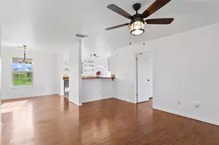 150 Evangeline Ln, Hutto, TX 78634 - Photo 5