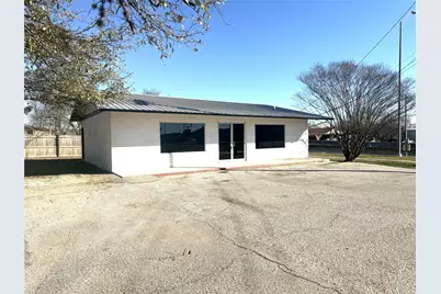 203 E Pecan Street, Lockhart, TX 78644 - Photo 1