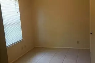 619 W 37th St, Austin, TX 78705 - Photo 9