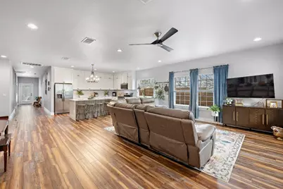 611 Elliott Street, Taylor, TX 76574 - Photo 3