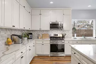 611 Elliott St, Taylor, TX 76574 - Photo 5