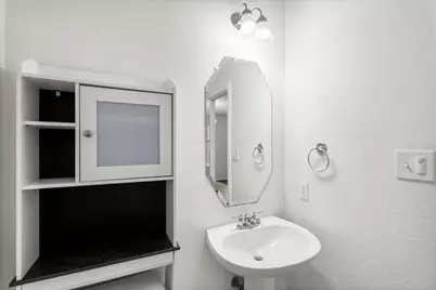 2001 Stephanne Creek Cove, Austin, TX 78744 - Photo 13