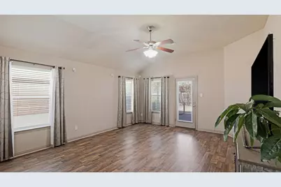 102 N Pasture Cove, Hutto, TX 78634 - Photo 3