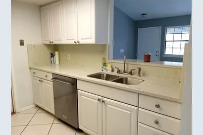 910 E Meadowmere Lane S, Austin, TX 78758 - Photo 7