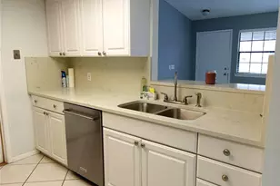 910 E Meadowmere Ln S, Austin, TX 78758 - Photo 7