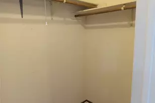 910 E Meadowmere Ln S, Austin, TX 78758 - Photo 21