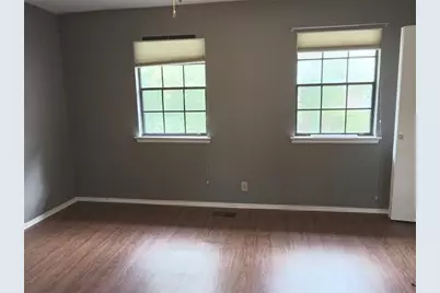 910 E Meadowmere Lane S, Austin, TX 78758 - Photo 17